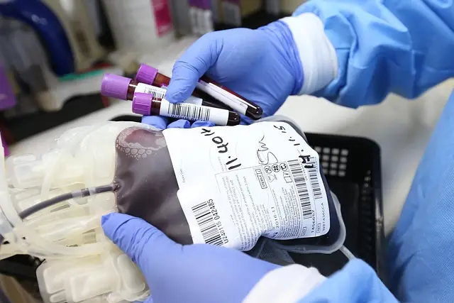 Blood transfusion icon
